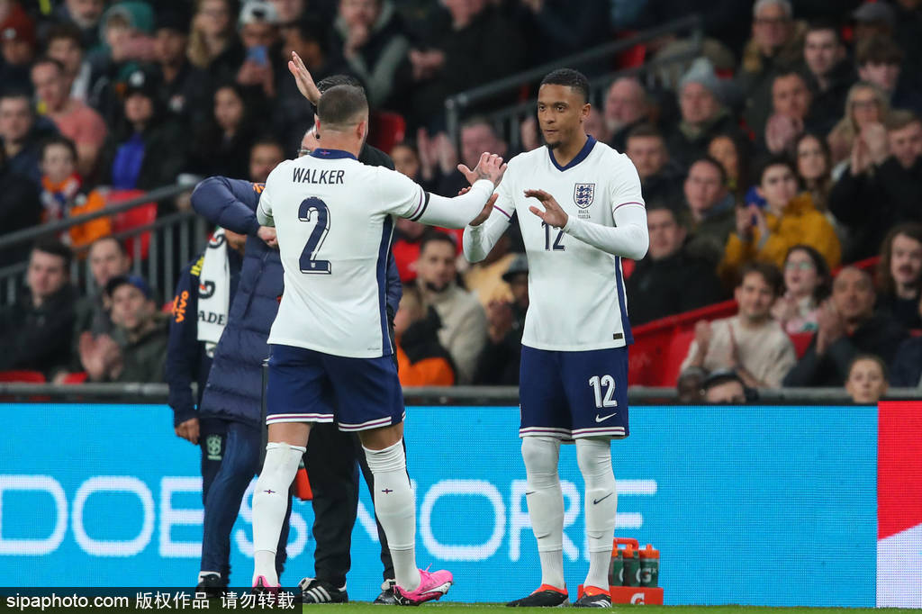 包含兹沃勒队实力平平,多次前场抓住机会的词条 包含兹沃勒队实力平平,多次前场抓住机会的词条